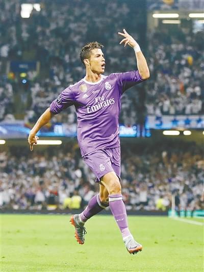 了众多目光 了众多目光